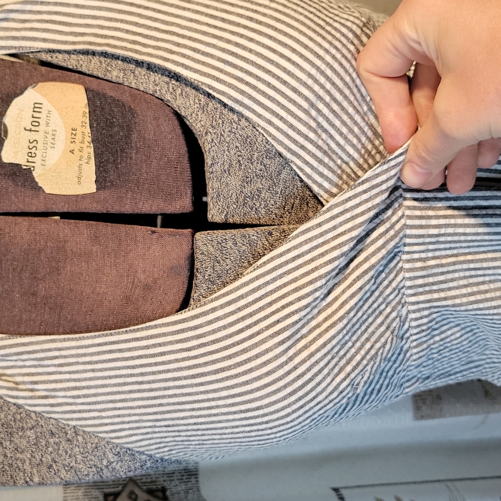 Retro Grey Seersucker Dress - Picture 5 of 11